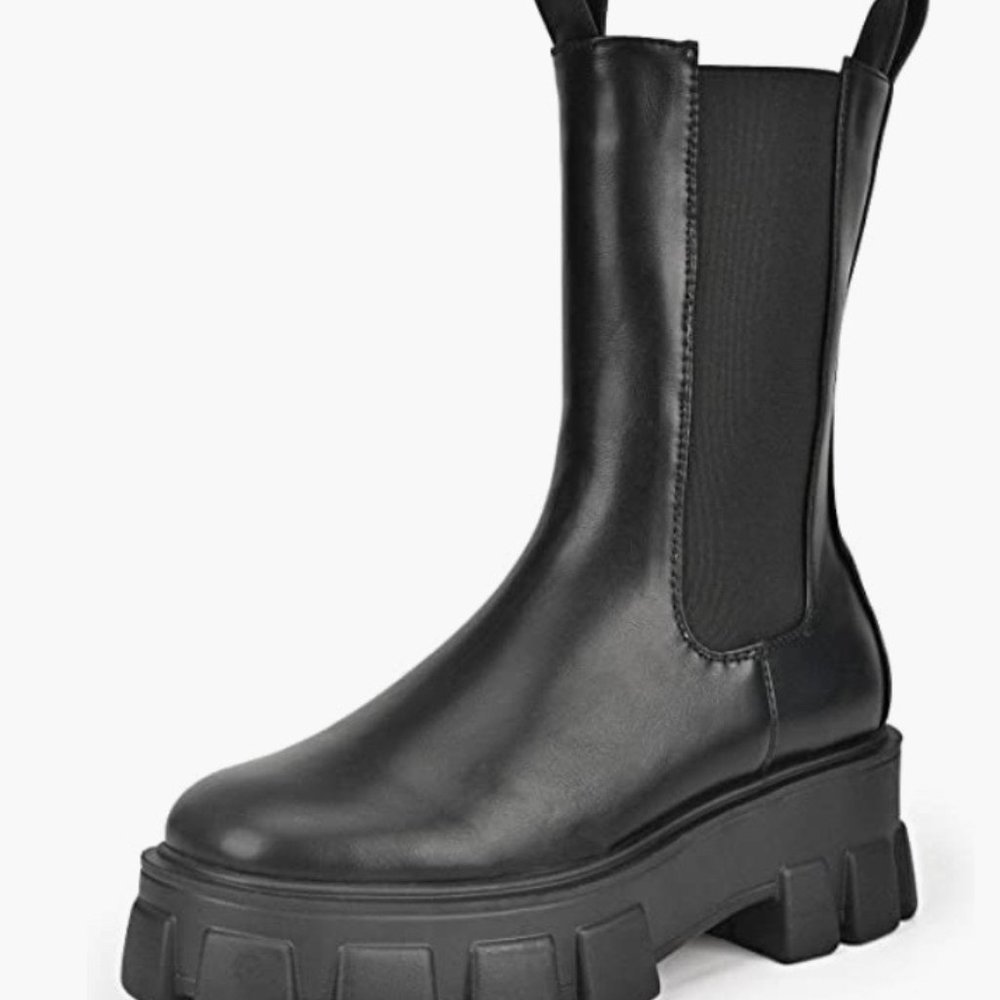 Women's Mid Calf Cleated Chunky Platform High Ankle Fashion Boots (NWT)